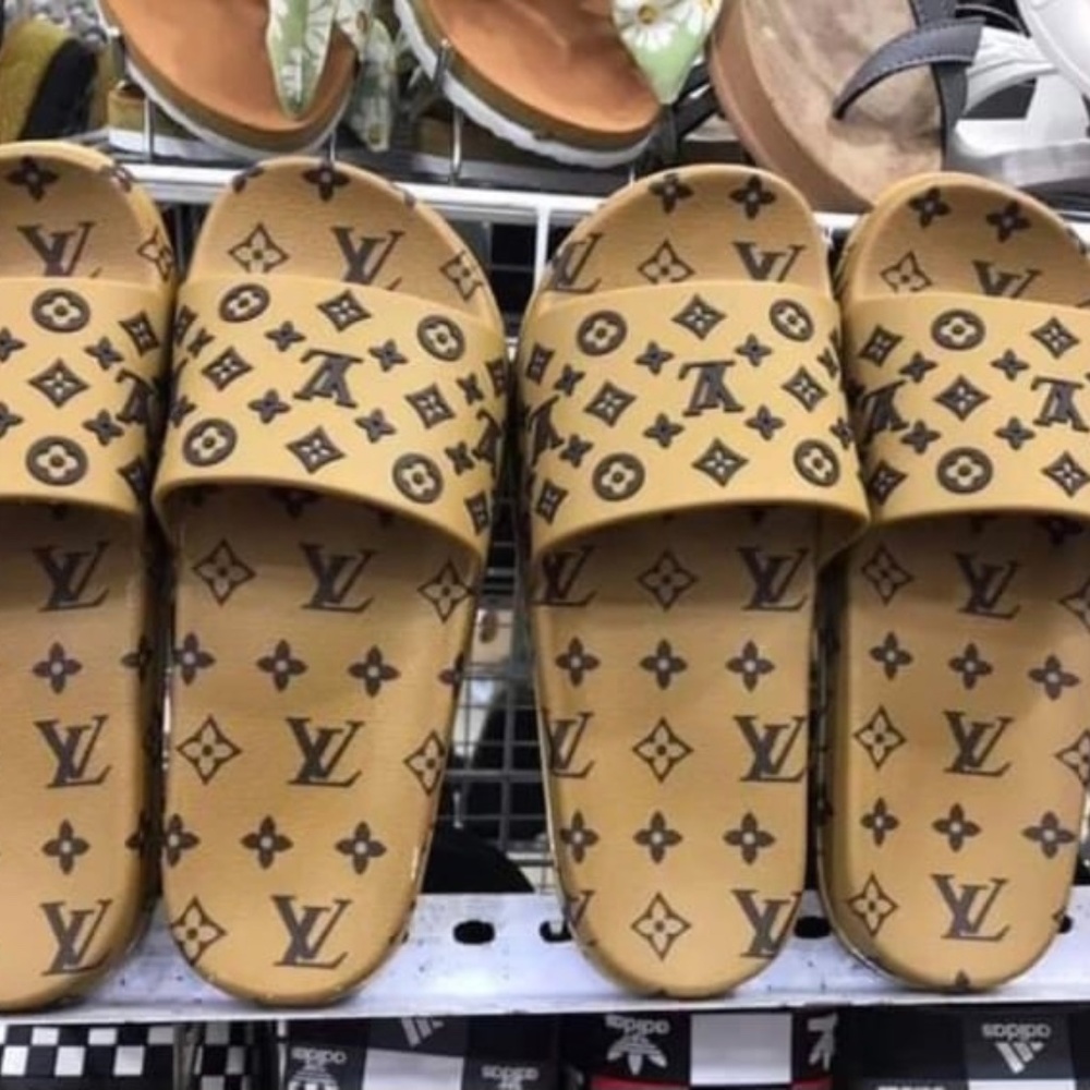Sandals - Picture 8 of 11